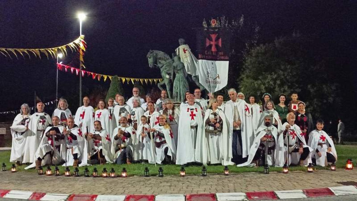 La glorieta del Señor de Bembibre fue una fiesta templaria en la noche del sábado. CEBRONES