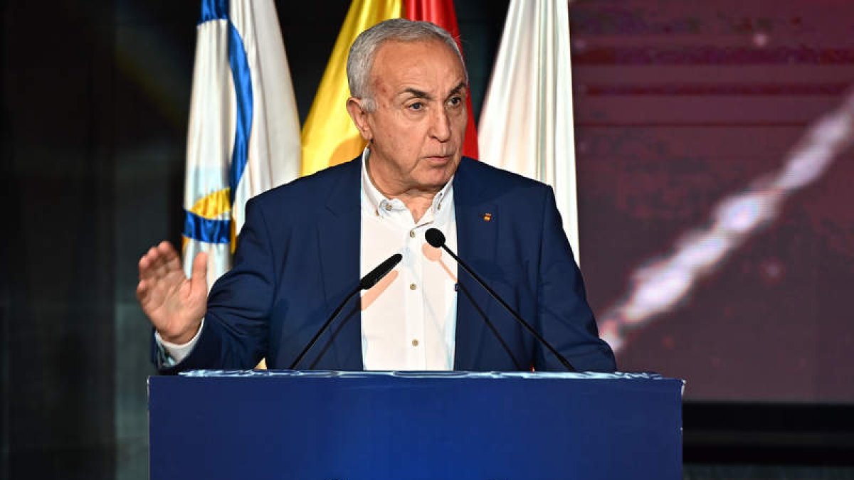 Alejandro Blanco, presidente del Comité Olímpico Español, habla antes de los Juegos. FERNANDO VILLAR