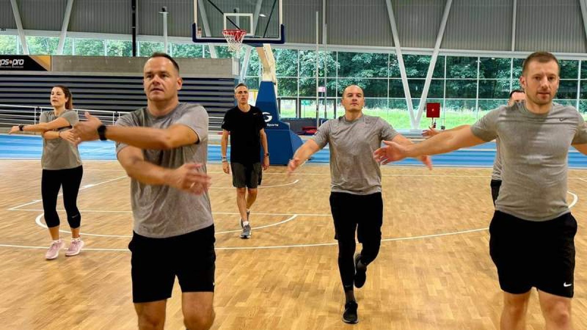 Sesión de árbitros y árbitras en una imagen de archivo.