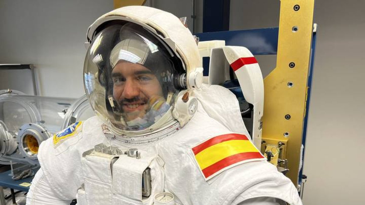El astronauta leonés Pablo Álvarez