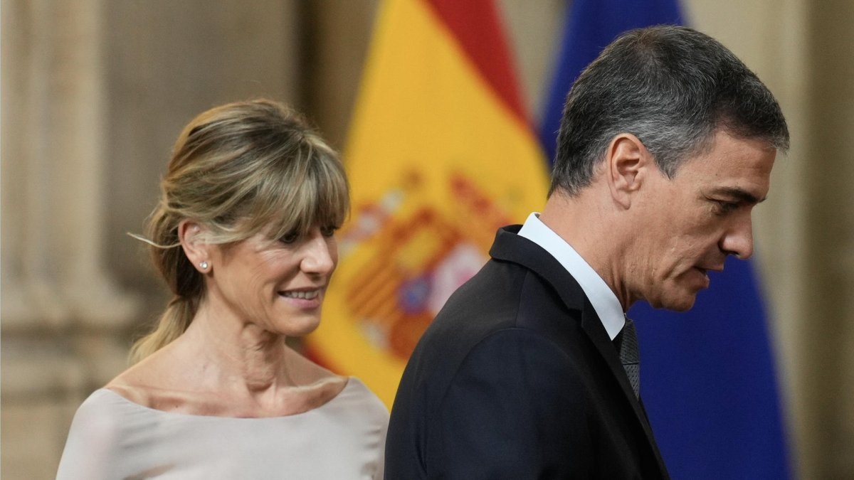 El presidente del Gobierno, Pedro Sánchez, y su esposa, Begoña Gómez. 