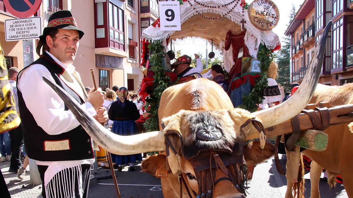 Pendones, Cantaderas y Carros Engalanados celebran las Fiestas de San Froilán en León