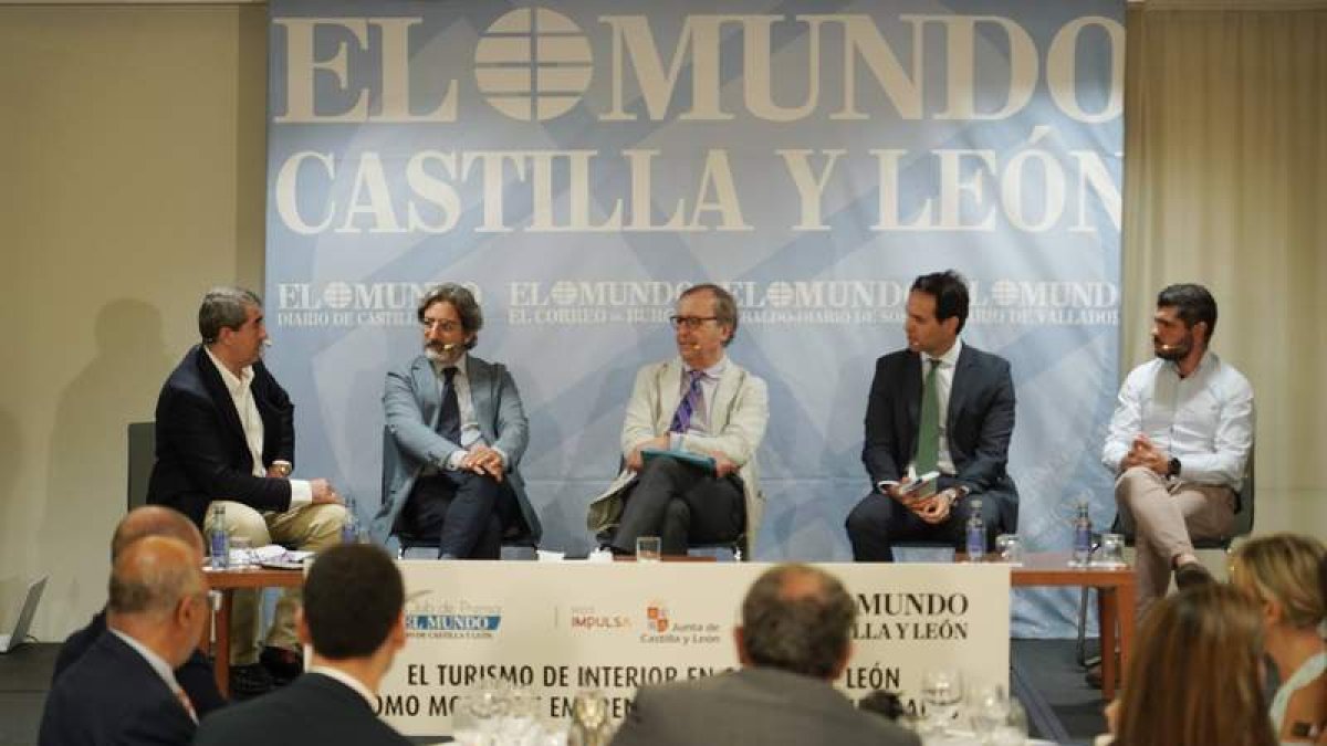 El director general de Turismo, ayer en el Foro organizado por El Mundo de Castilla y Léon.  RUBÉN SÁNCHEZ