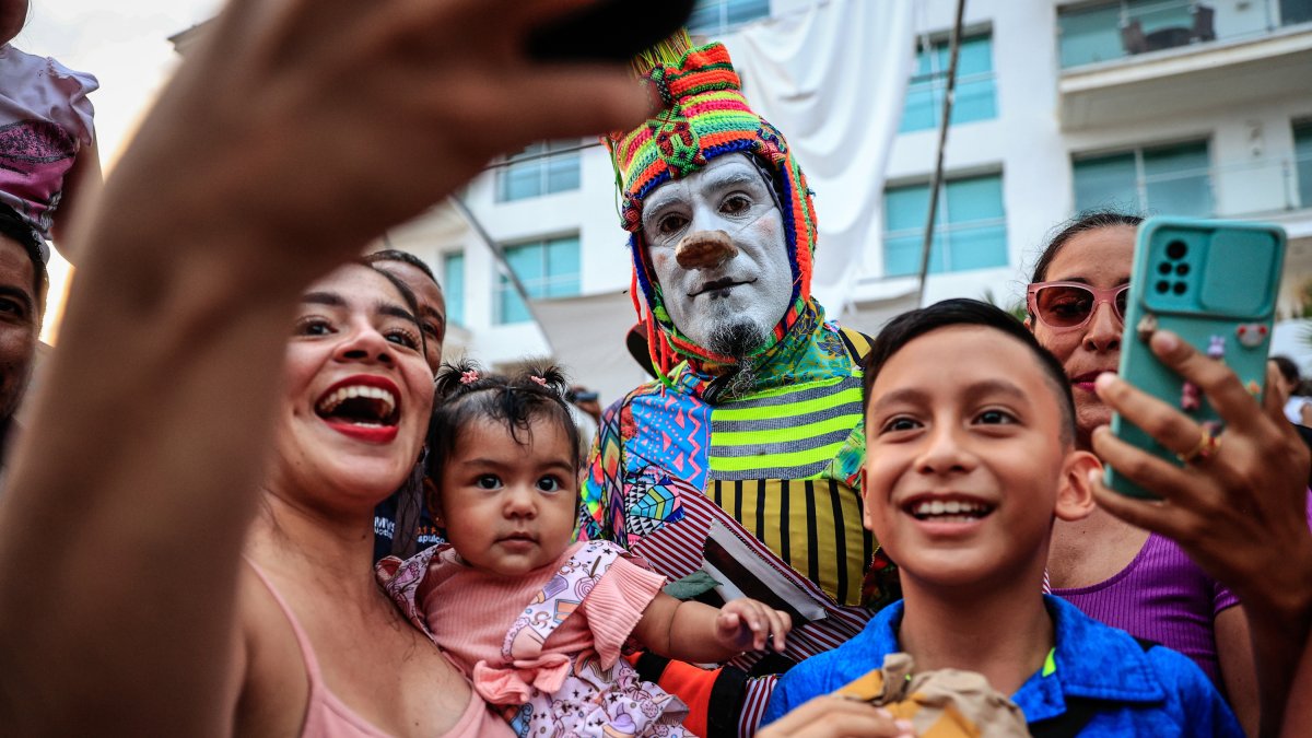 Entre las emociones básicas, la alegría brilla con luz propia por su carácter positivo.