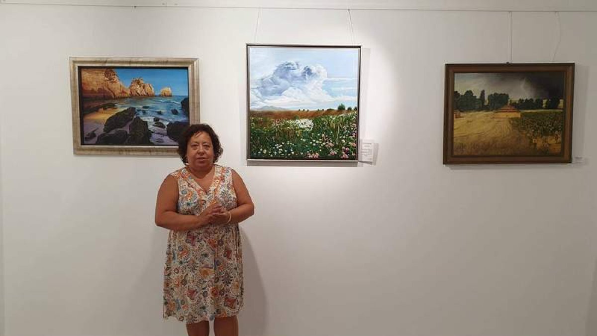 Yolanda Castaño Pérez la artista paramesa.  DL