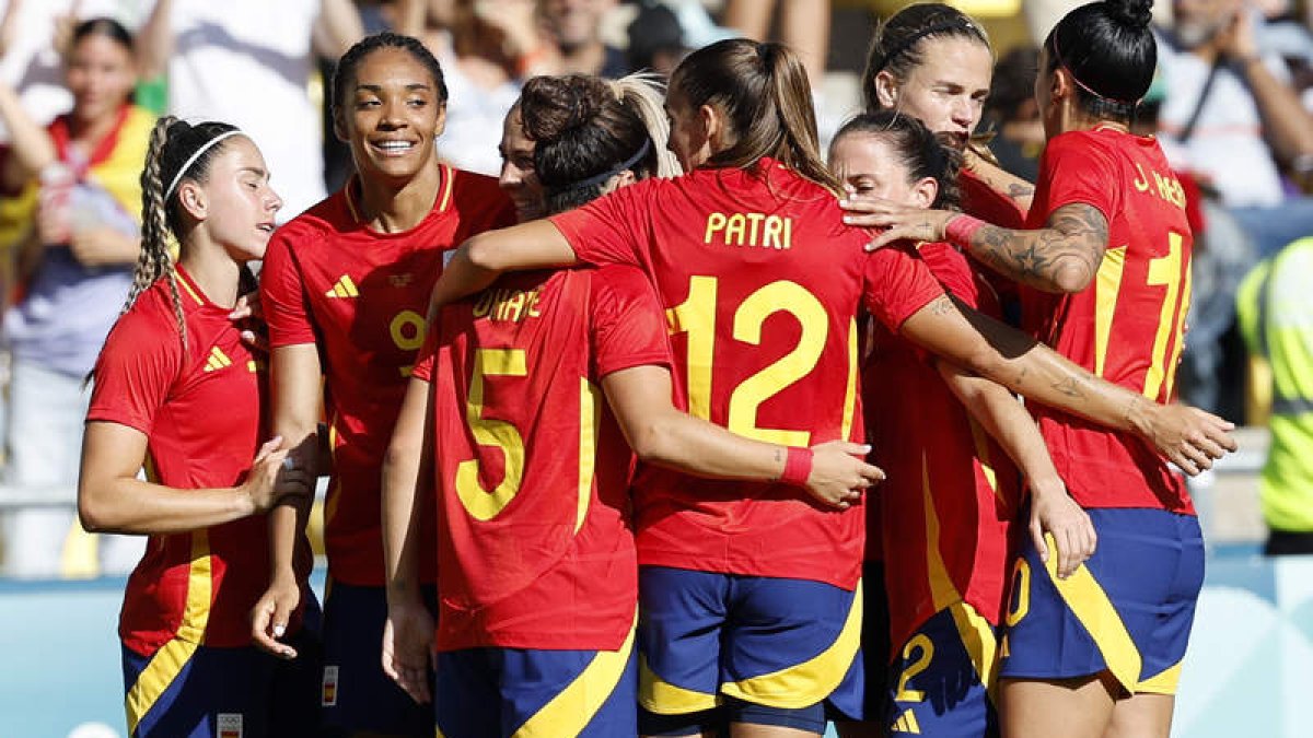 La Selección de Monste Tomé vence a Japón por 2-1.  MIGUEL TOÑA
