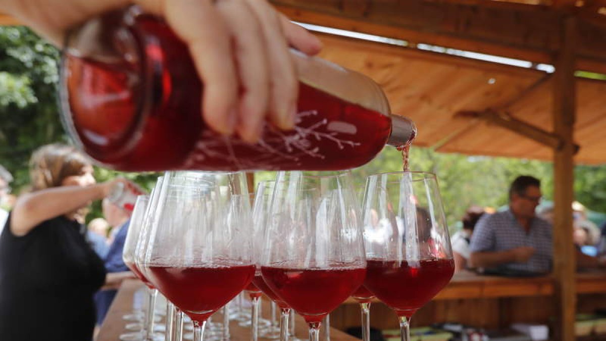 Los rosados frescos son una de las opciones que también podrán degustarse en la feria.  JESÚS F. SALVADORES