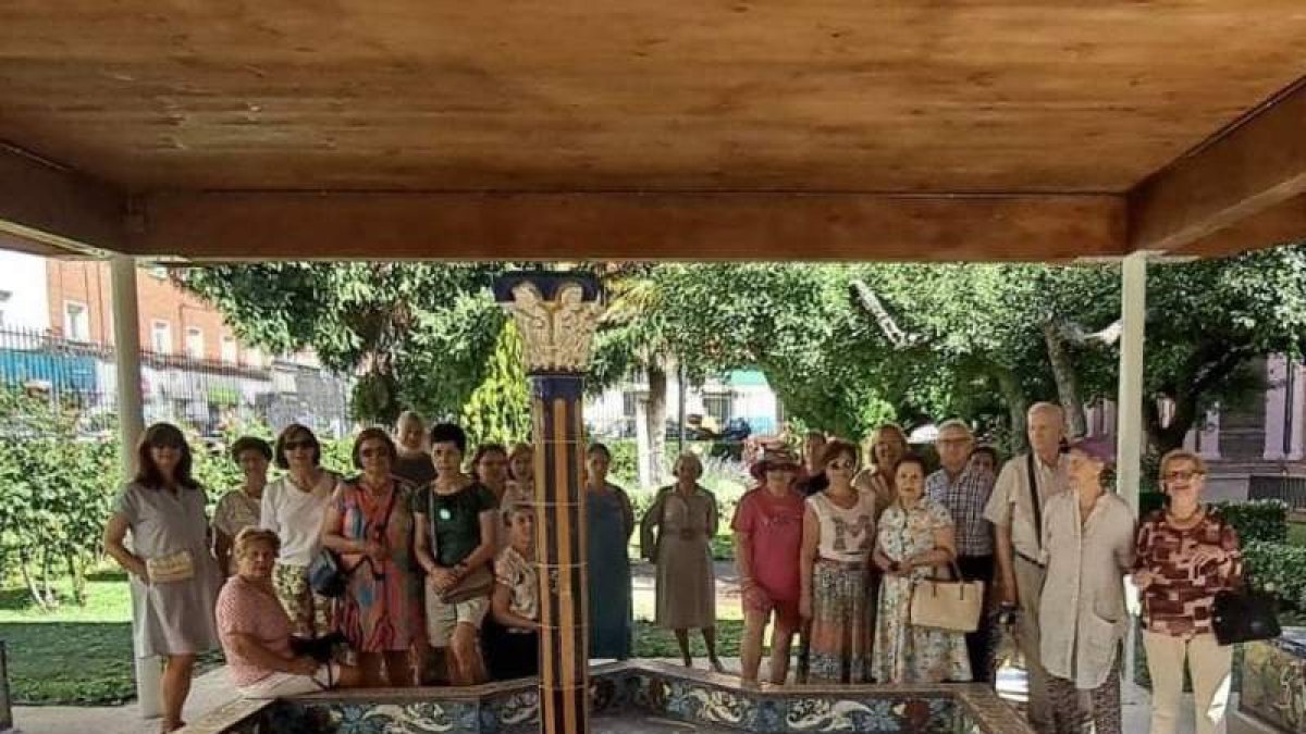 Asistentes a una de las jornadas del programa estival.  DL