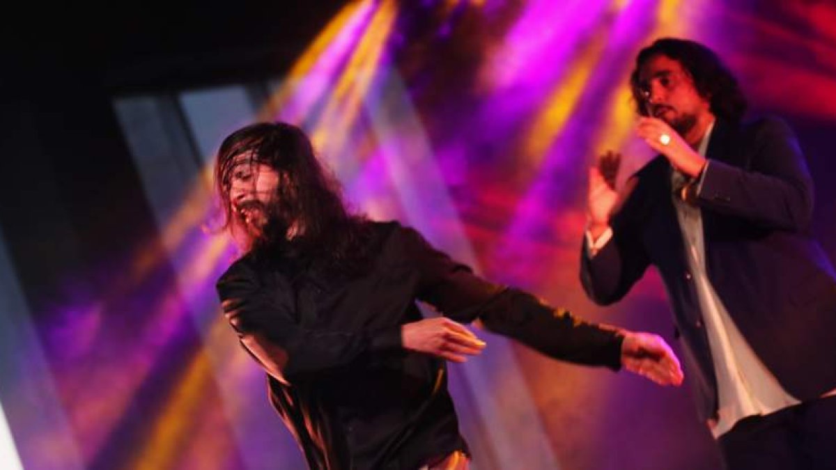 Actuación, anoche, de los guitarristas José del Tomate y Cristóbal Santiago.  ANA F. BARREDO