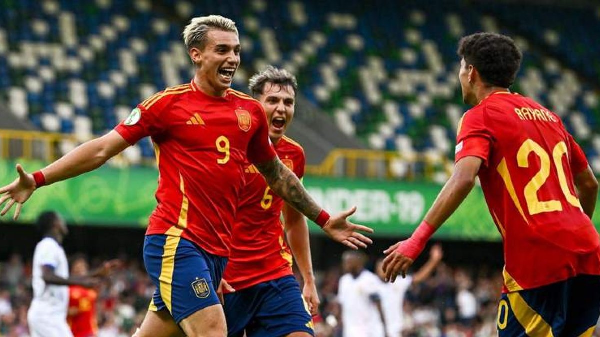 Iker Bravo celebra el gol que adelantó a España en la final del Europeo frente a Francia. RFEF