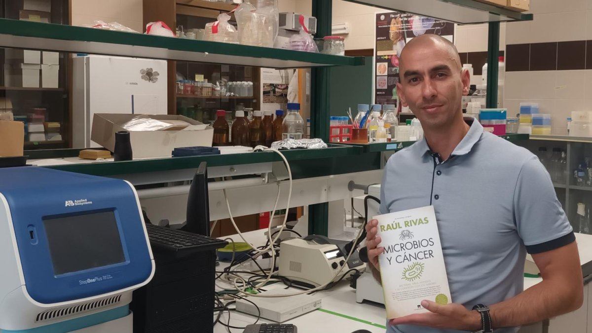 El microbiólogo Raúl Rivas cree que la