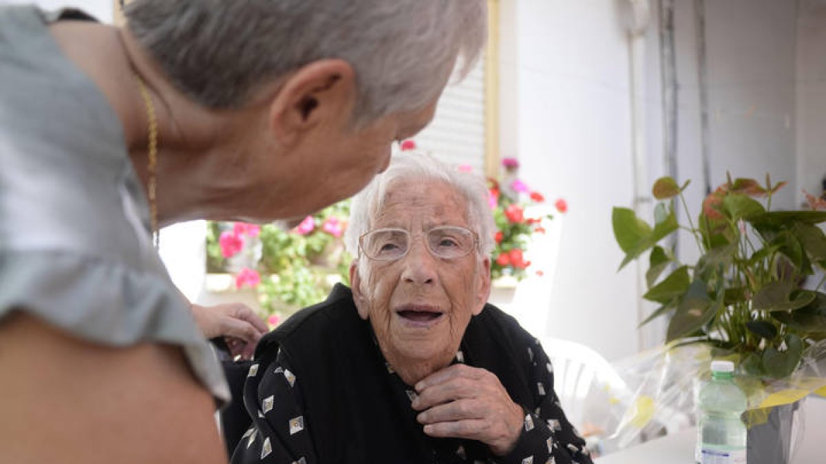 Teresa Fernández cumple 111 años. María Fuentes