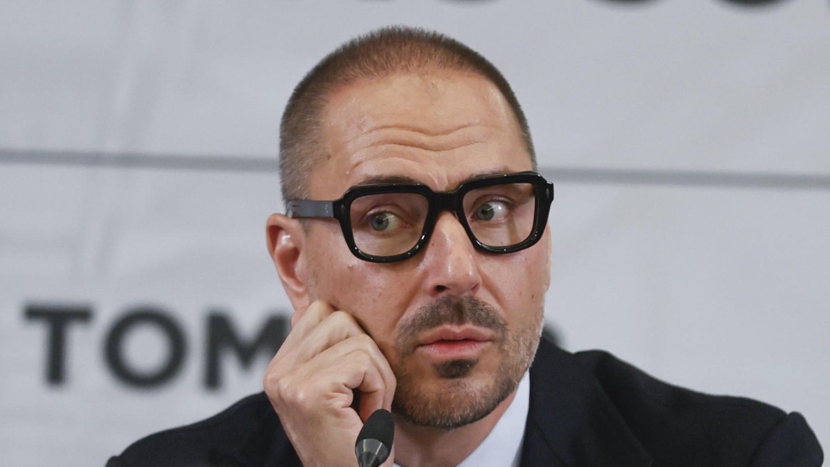 Imagen de archivo de Andras Tombor, representante de Magyar Vagon, la compañía húngara que ha presentado una opa sobre el 100 % de Talgo. EFE/ Fernando Alvarado/Archivo