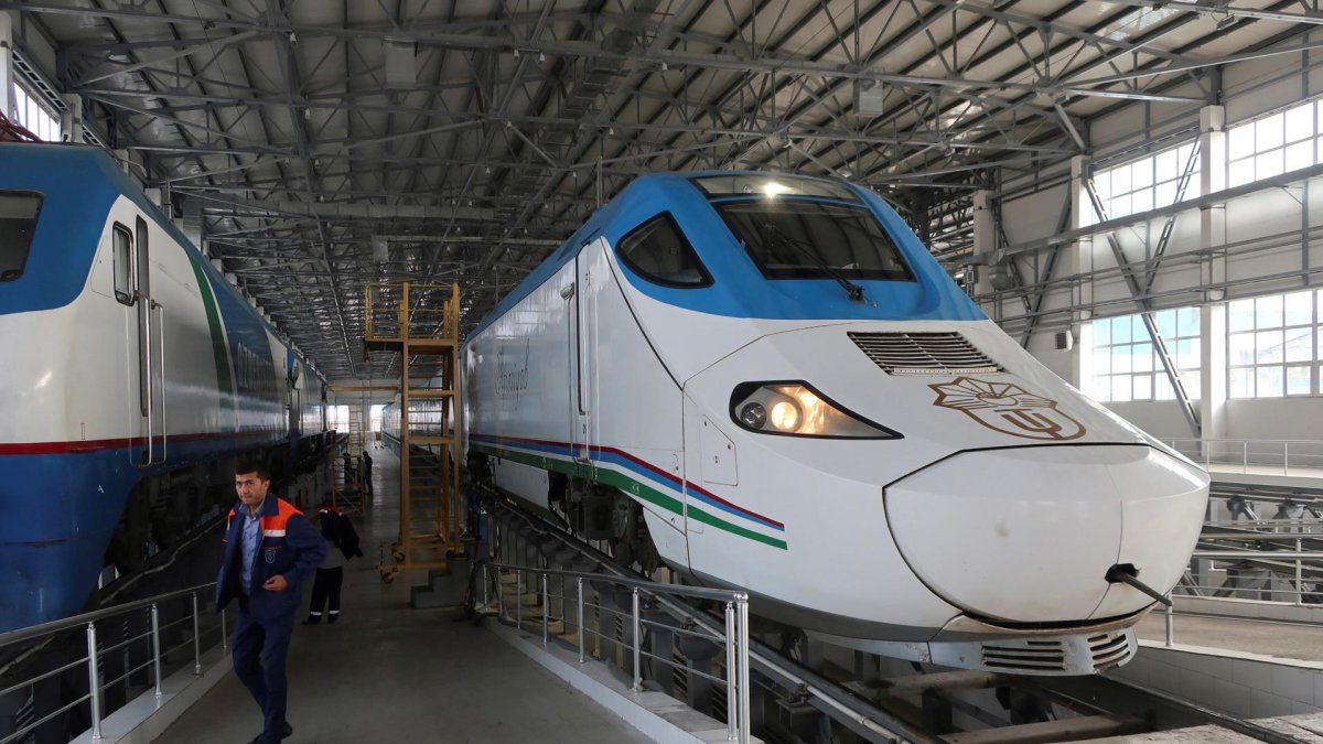 Imagen de archivo de un tren de alta velocidad de Talgo.