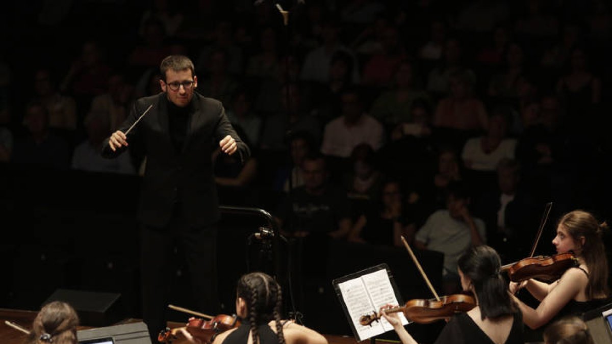 Joge Yagüe durante el concierto ofrecido por la JOL el sábado 6 de julio.