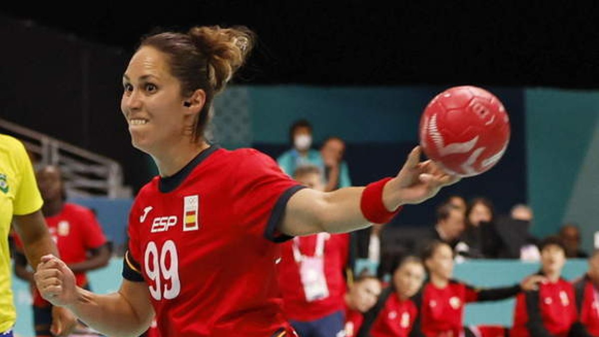 Mireya González anotó tres goles.  BADRA