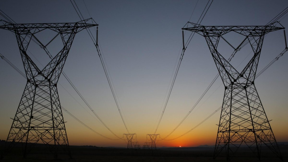 Imagen de archivo torres de electricidad. EFE/Kim Ludbrook
