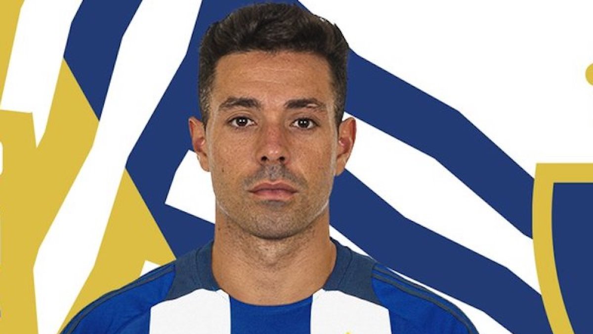 Álvaro Bustos potencia en ataque a la SD Ponferradina.