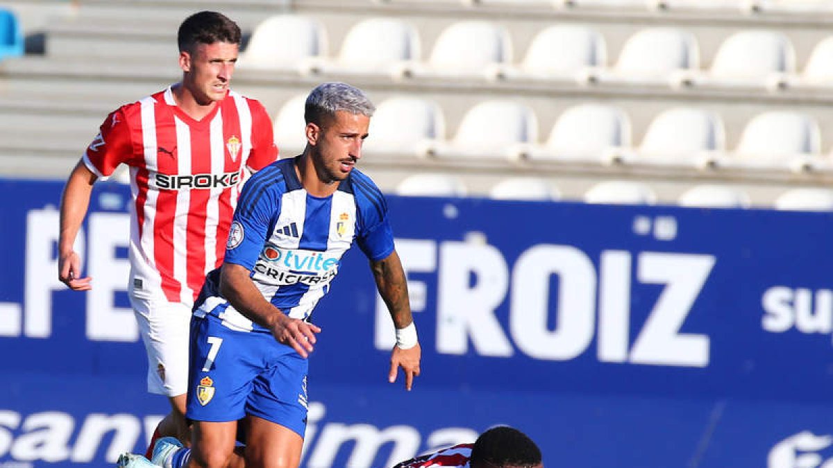 La Deportiva plantó cara en todo momento al Real Sporting de Gijón en El Toralín.  L. DE LA MATA