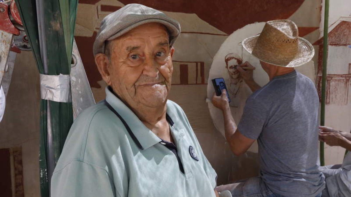 El carro tirado por un burro con el repartidor de gaseosas La Mansillesa. RAMIRO
