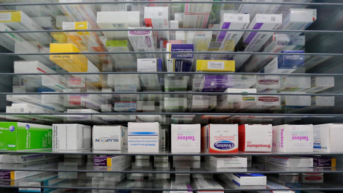 El grupo más numeroso de personas que se automedican no pasa por el médico. SECUNDINO PÉREZ