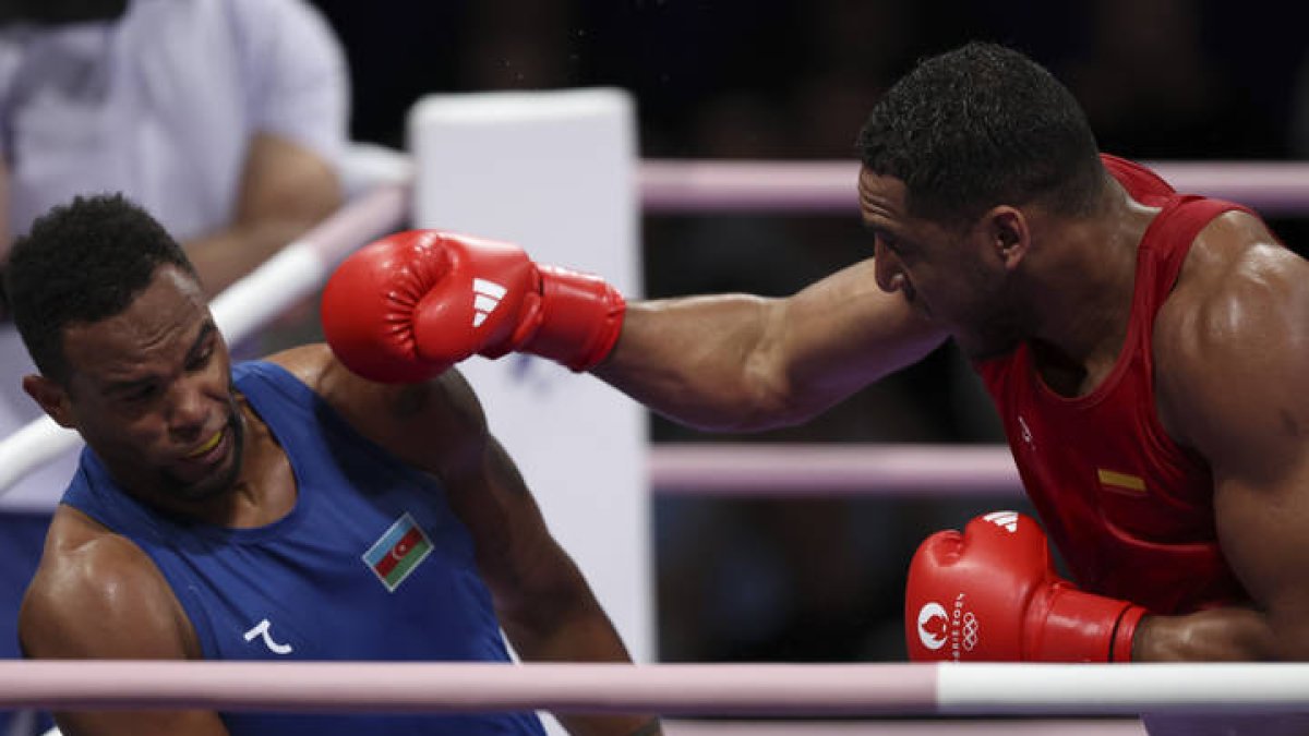 Enmanuel Reyes Pla se enfrenta al azerbaiyano Loren Berto Alfonso Domínguez.