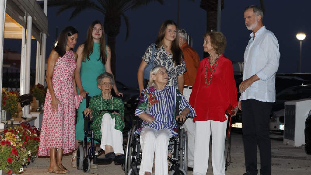 Primera foto de la Familia Real en Palma. BALLESTEROS