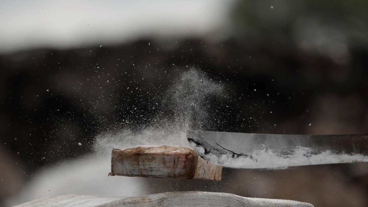 Fotografía de archivo de un kilo de cocaína. 