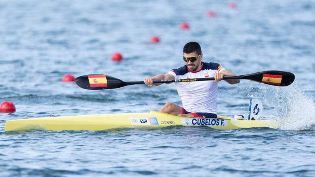 Paco Cubelos afrontó una doble jornada matinal para meterse en las semifinales del K1 1.000.  RFEP