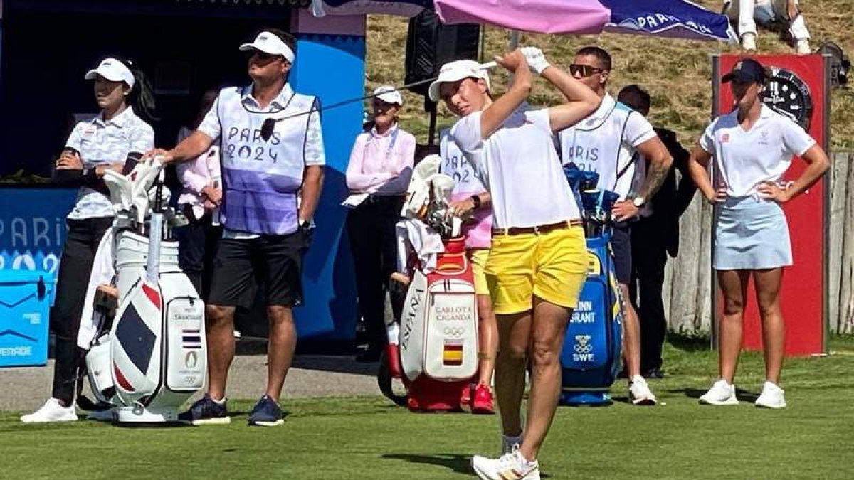 Carlota Ciganda en la salida de uno de los hoyos en una jornada que no fue buena en el juego. RFEG