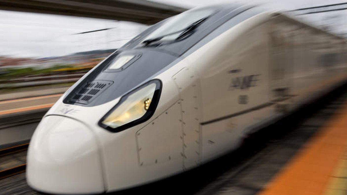 El Avril en acción, en la semana de mayo en la que entró en servicio.  EFE