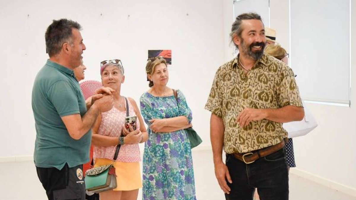 Julián Maeso (dcha.), ayer en la presentación de La Vid. DL