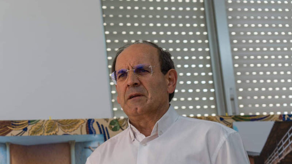 Julio Largo abordó la situación económica leonesa. DL