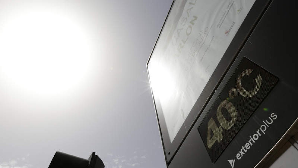 Termómetro en el centro de León.