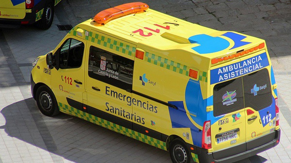 Un hombre de 80 años y otro de 54, heridos por arma blanca al defenderse de un atraco en su establecimiento de León