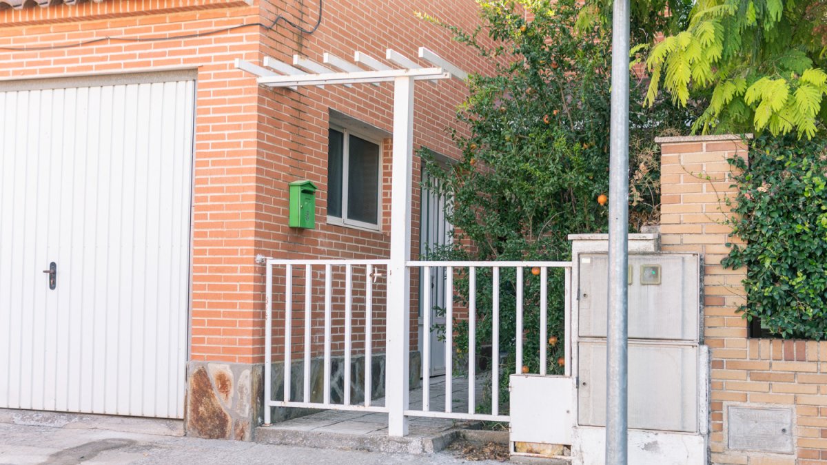 Fachada de la casa donde fue detenido el asesino confeso. 