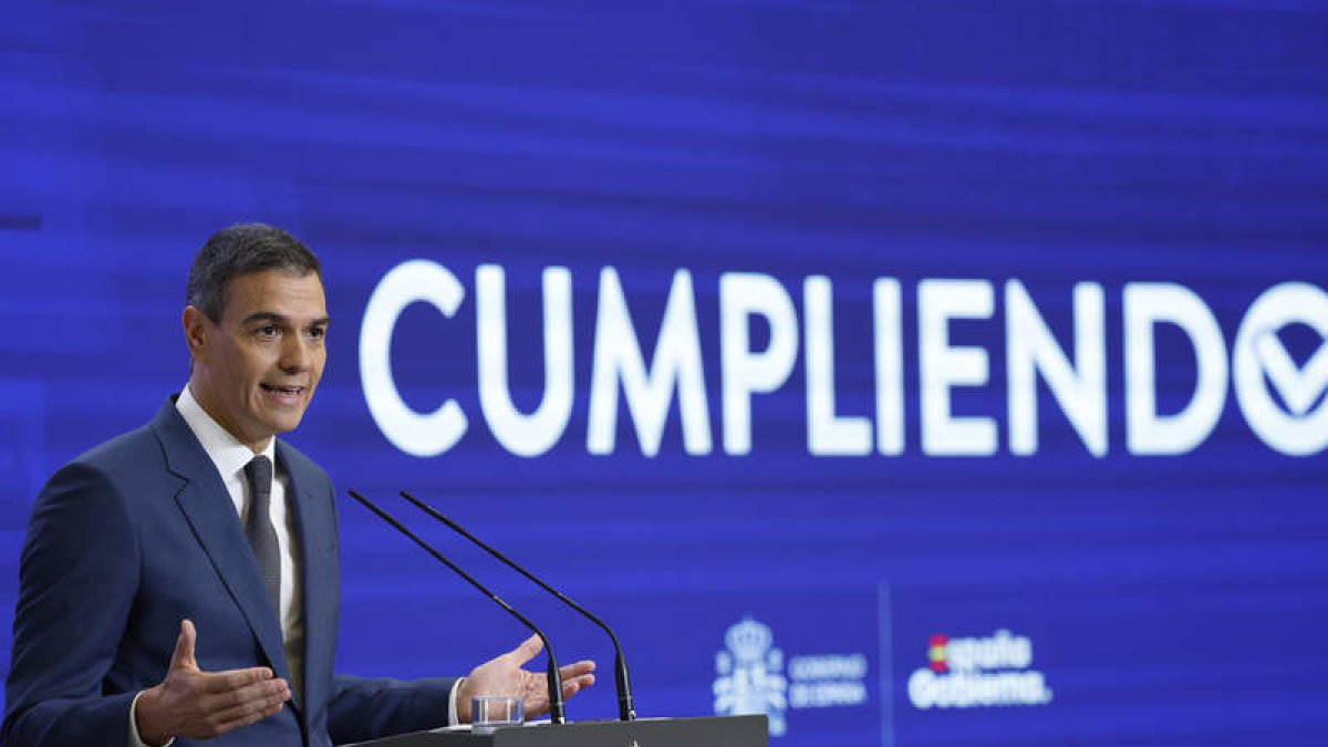 El presidente del Gobierno durante la rueda de prensa de su año de gobierno. MARISCAL