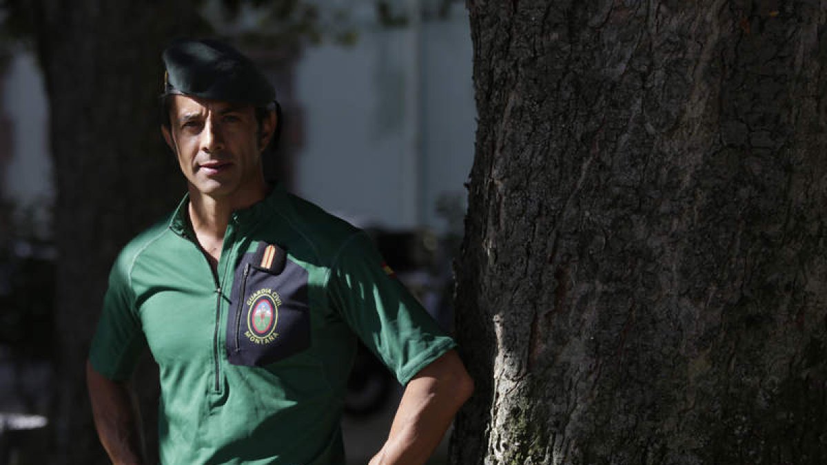 El brigada Enrique Ferrero, en la comandancia de León.  FERNANDO OTERO