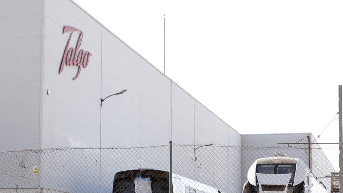 Vista de la fábrica de Talgo en el barrio de Las Matas, en la localidad de Las Rozas.  J.P. GANDUL