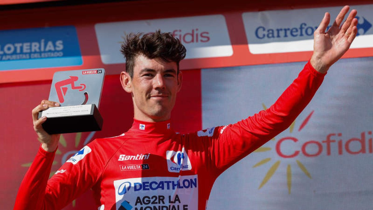 O’Connor sigue líder antes de que la carrera viva dos etapas de montaña por la provincia leonesa. JAVIER LIZÓN