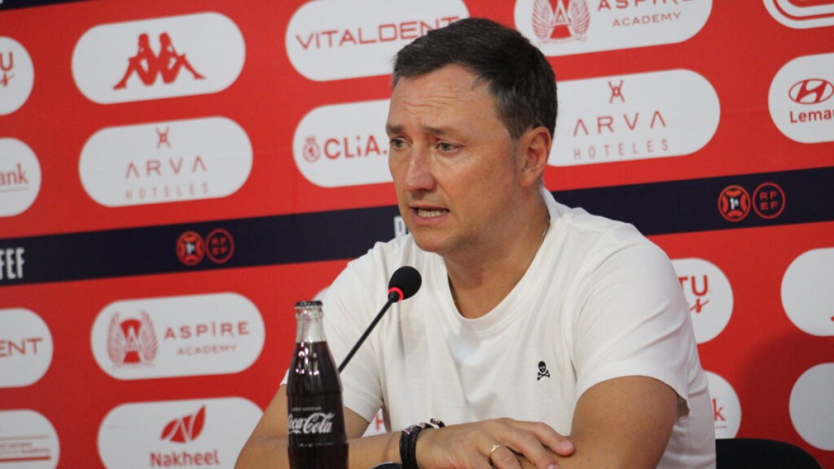 Raúl Llona persigue la segunda victoria de Liga ante el Arenteiro.