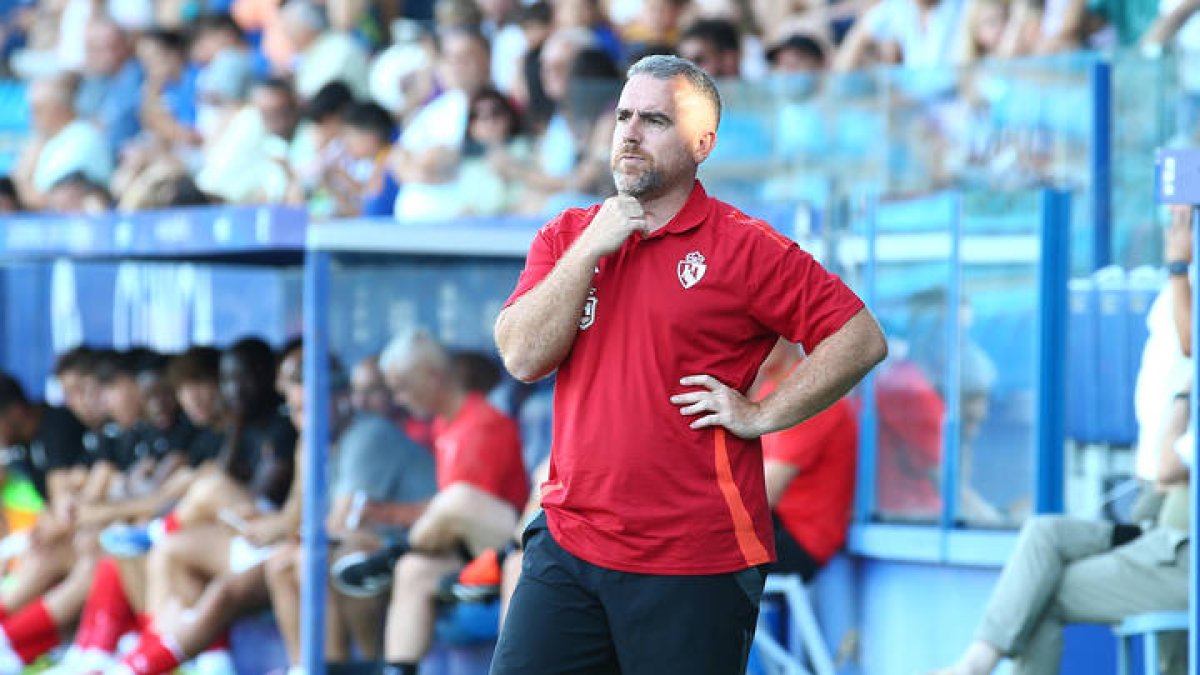 El entrenador de la SD Ponferradina, Javi Rey.