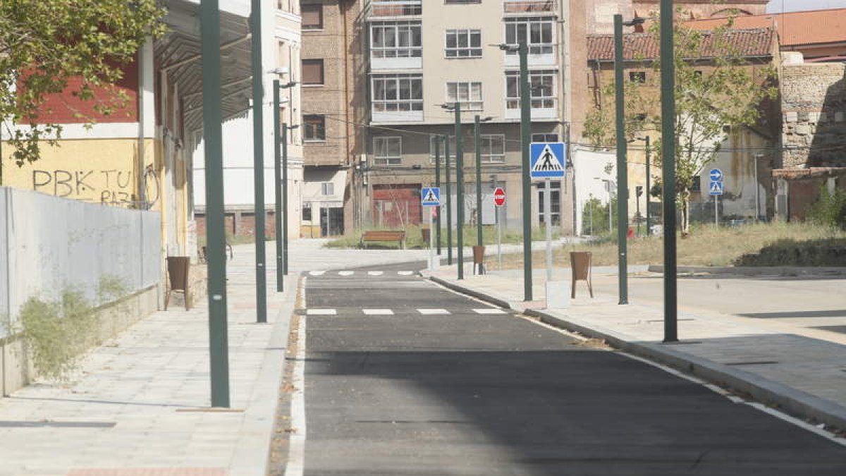 Espacio en torno a Feve, listo para su apertura. ÁNGELOPEZ