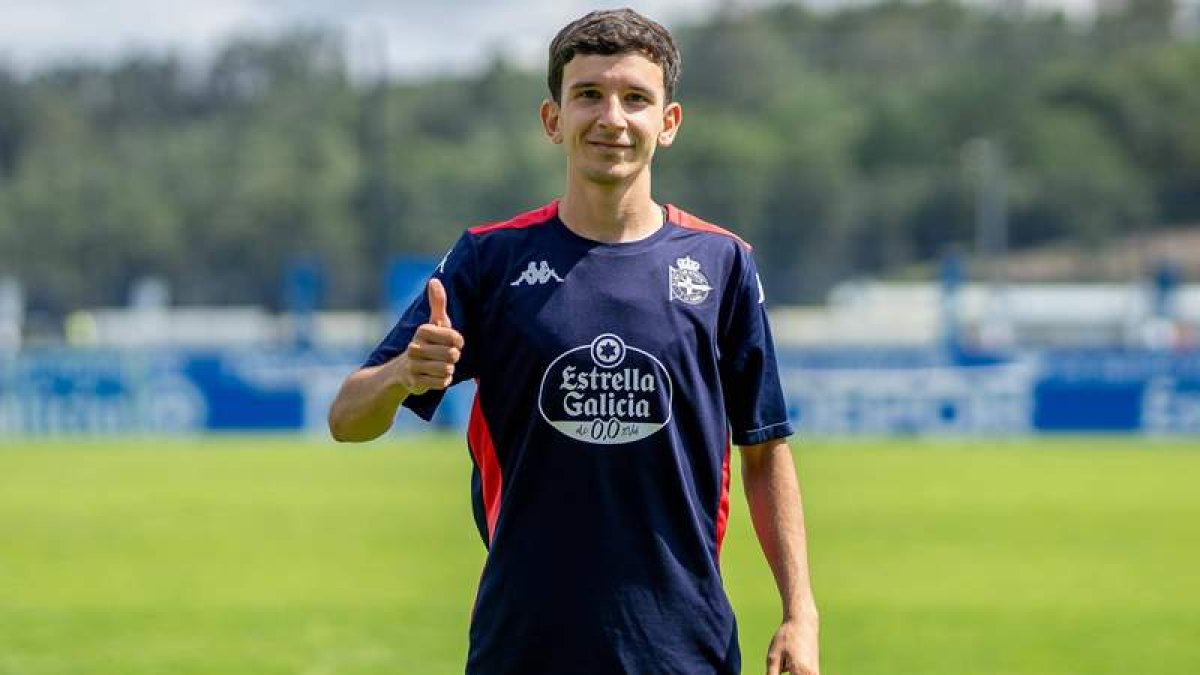 Luis Chacón ya es nuevo jugador de la Cultural procedente del Deportivo de La Coruña. DDLC