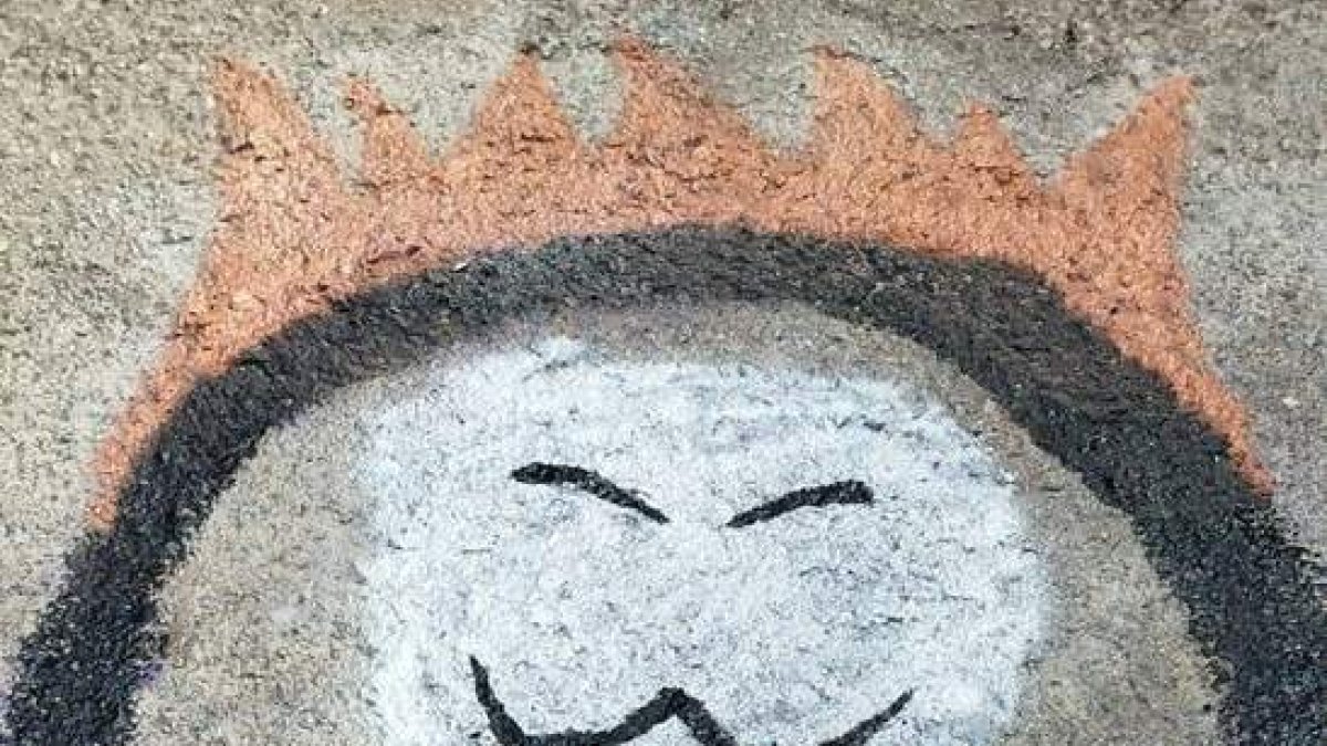 La obra vandalizada en Omañón.  A.C. Y D. LA FUENTE DE OMAÑÓN
