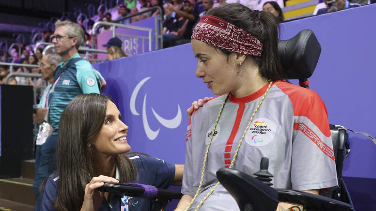 La reina Letizia da ánimos a la leonesa Sara Aller. JSÉ JIMÉNEZ