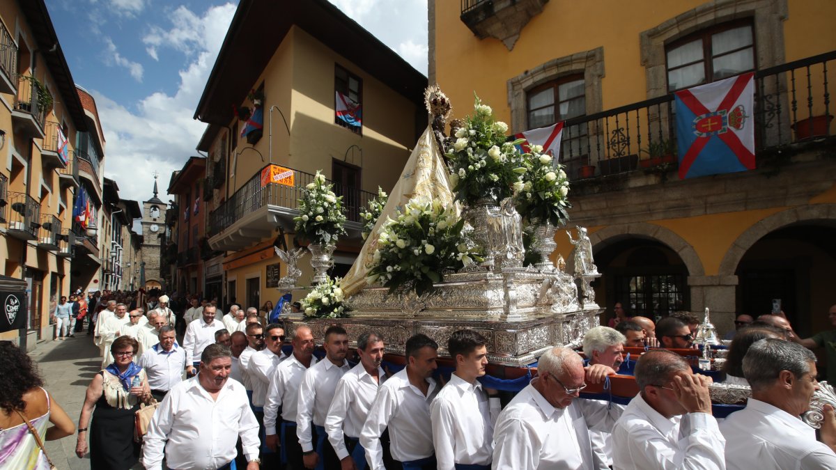 Procesion de la Virgen de la Encina, en una imagen de archivo.