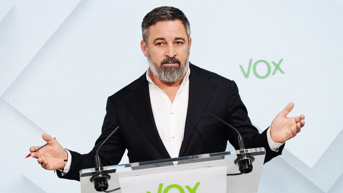 El presidente de VOX, Santiago Abascal, durante una rueda de prensa posterior al Comité de Acción Política de VOX, a 2 de septiembre de 2024, en Madrid (España).
