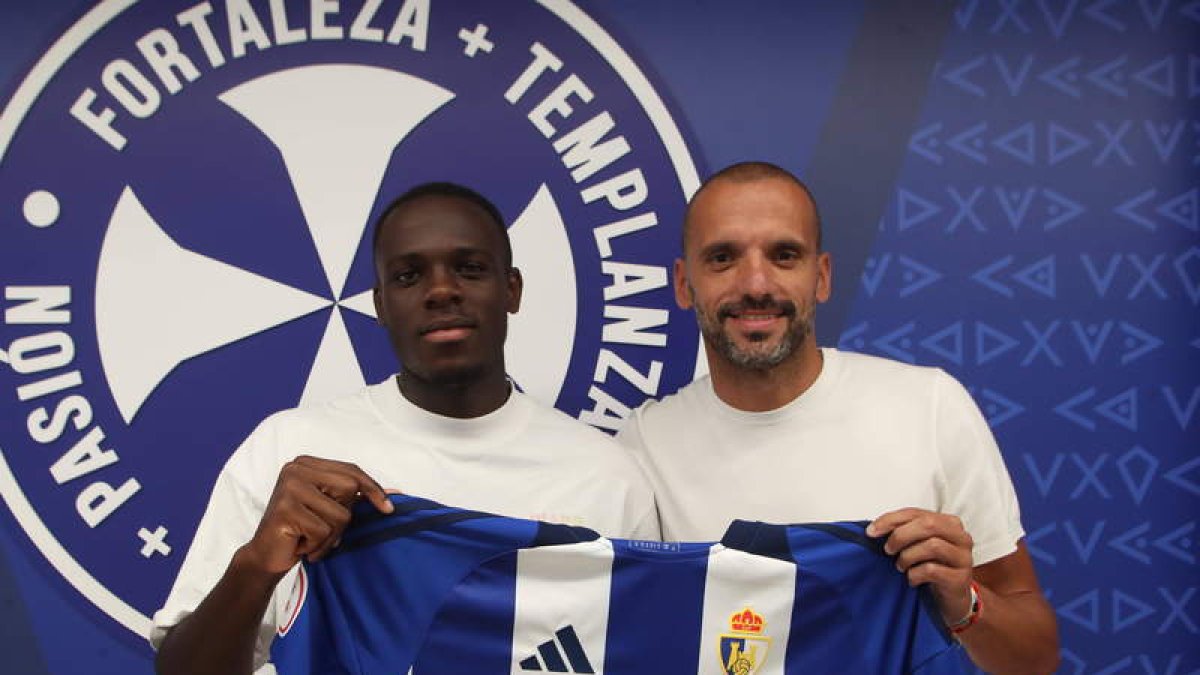 Doué fue presentado por Yuri, aunque ya debutó el pasado domingo en Segovia. L. DE LA MATA