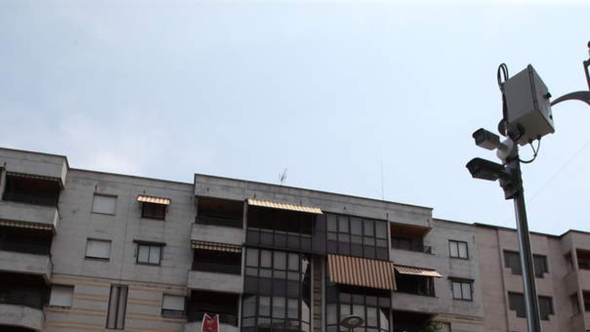 Zona afectada por la ZBE en la avenida del Castillo, en la confluencia con Fernando Miranda. ANA F. BARREDO